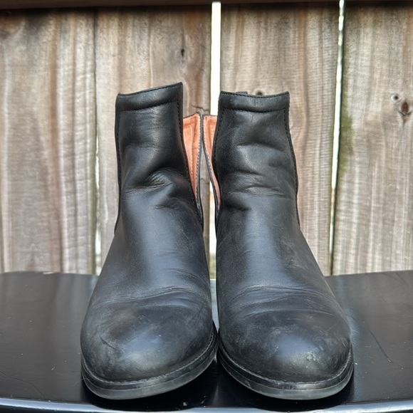 Jeffrey Campbell Booties Oriley Cut Out, size 7 - Picture 5 of 10